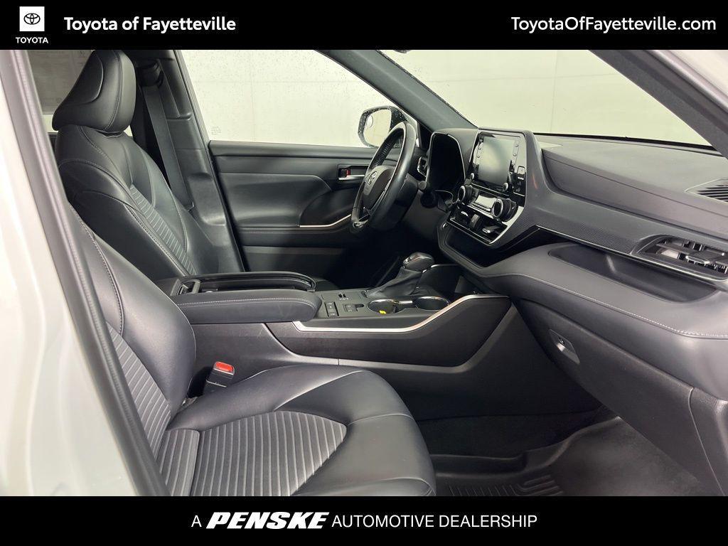 used 2021 Toyota Highlander car, priced at $29,699
