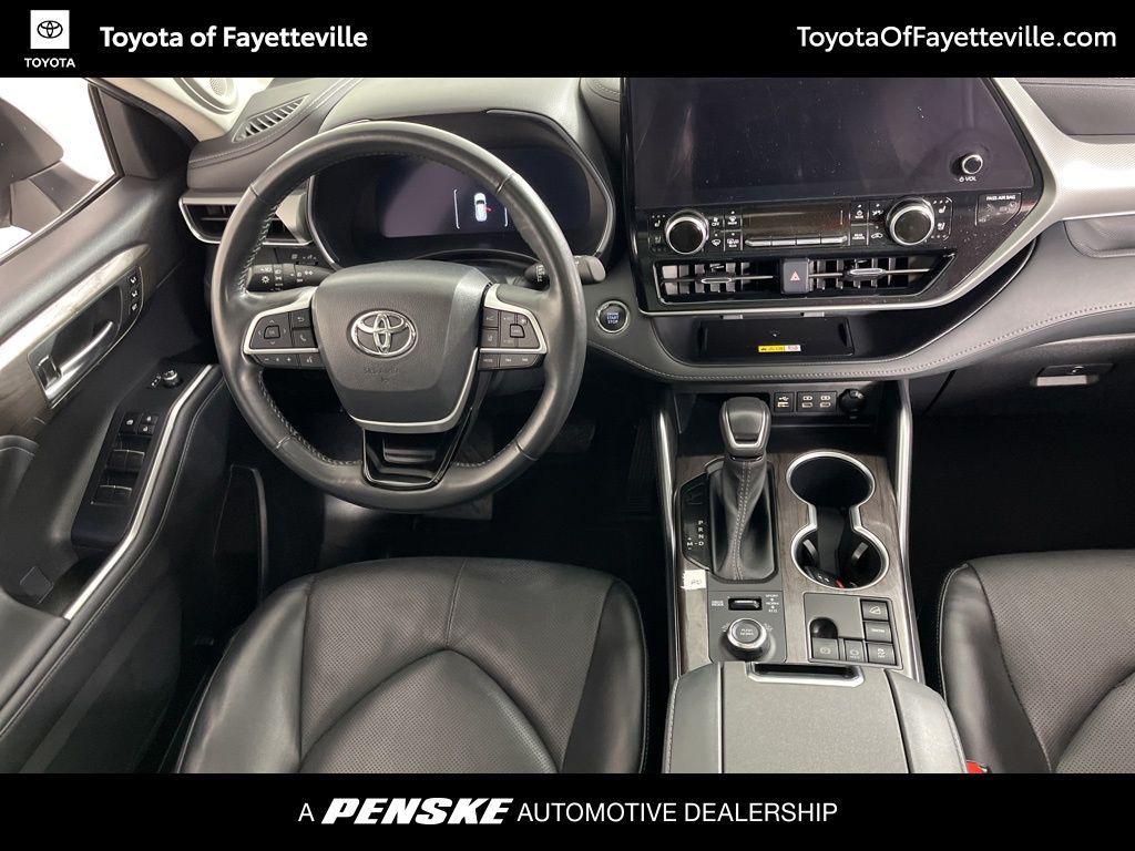 used 2023 Toyota Highlander car, priced at $37,253