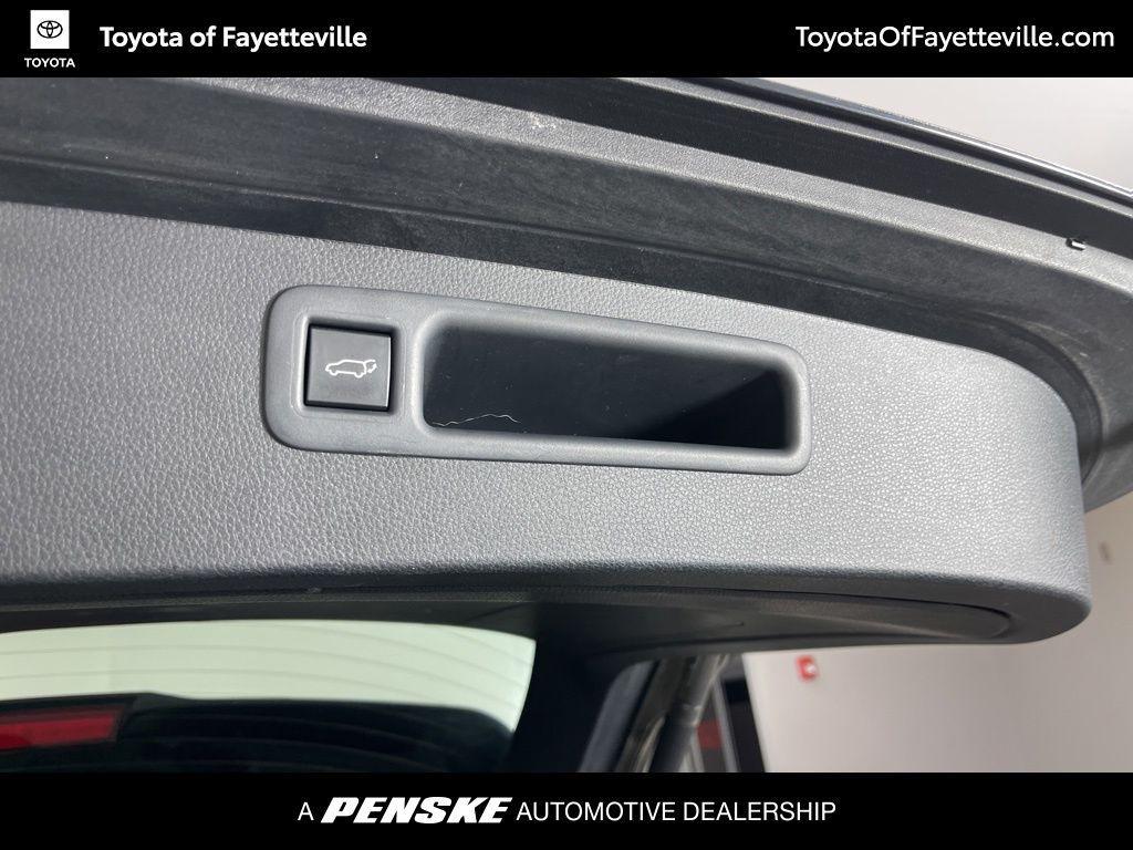 used 2023 Toyota Highlander car, priced at $38,987