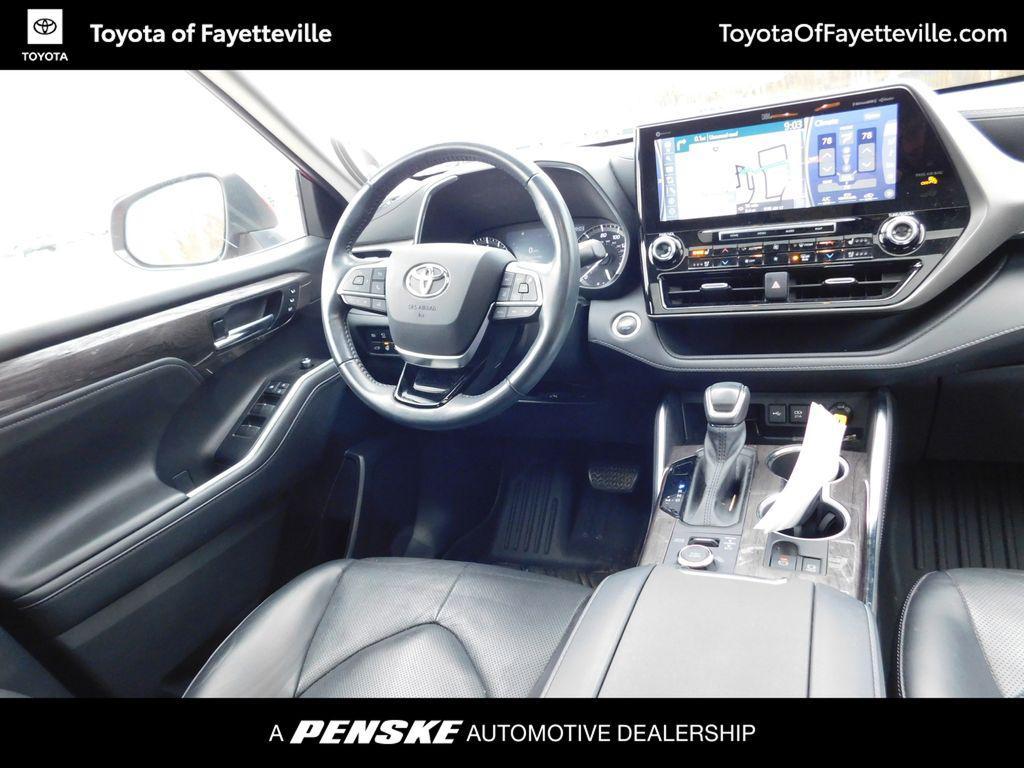 used 2021 Toyota Highlander car, priced at $35,690