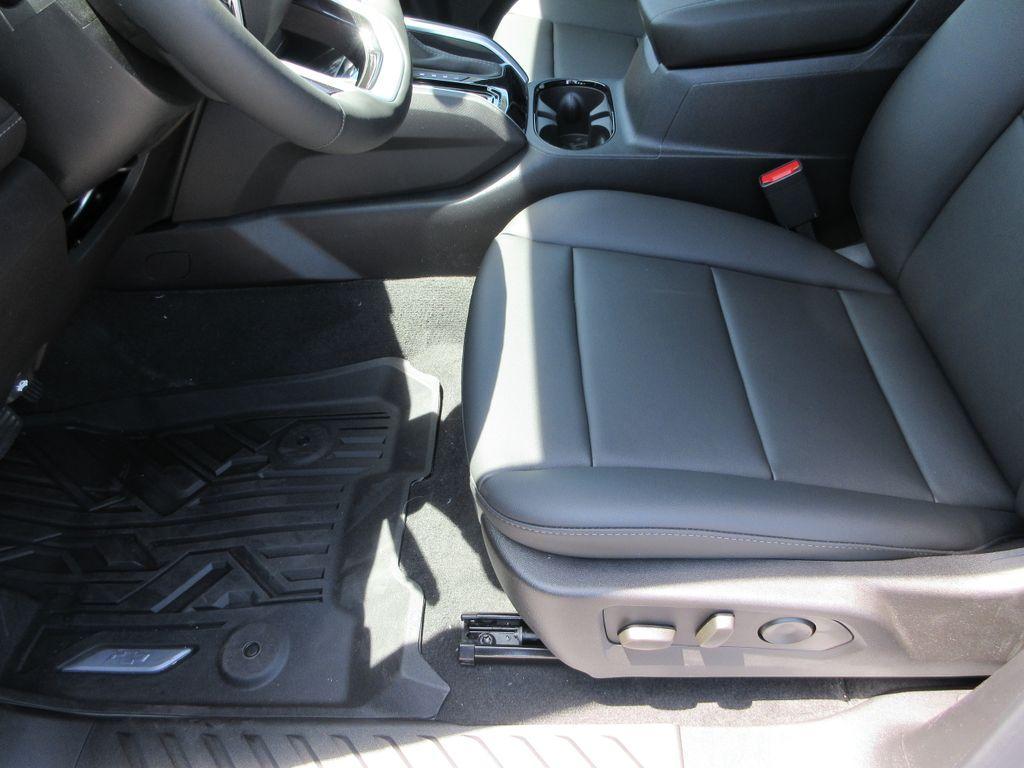 new 2026 Chevrolet Colorado car, priced at $44,011