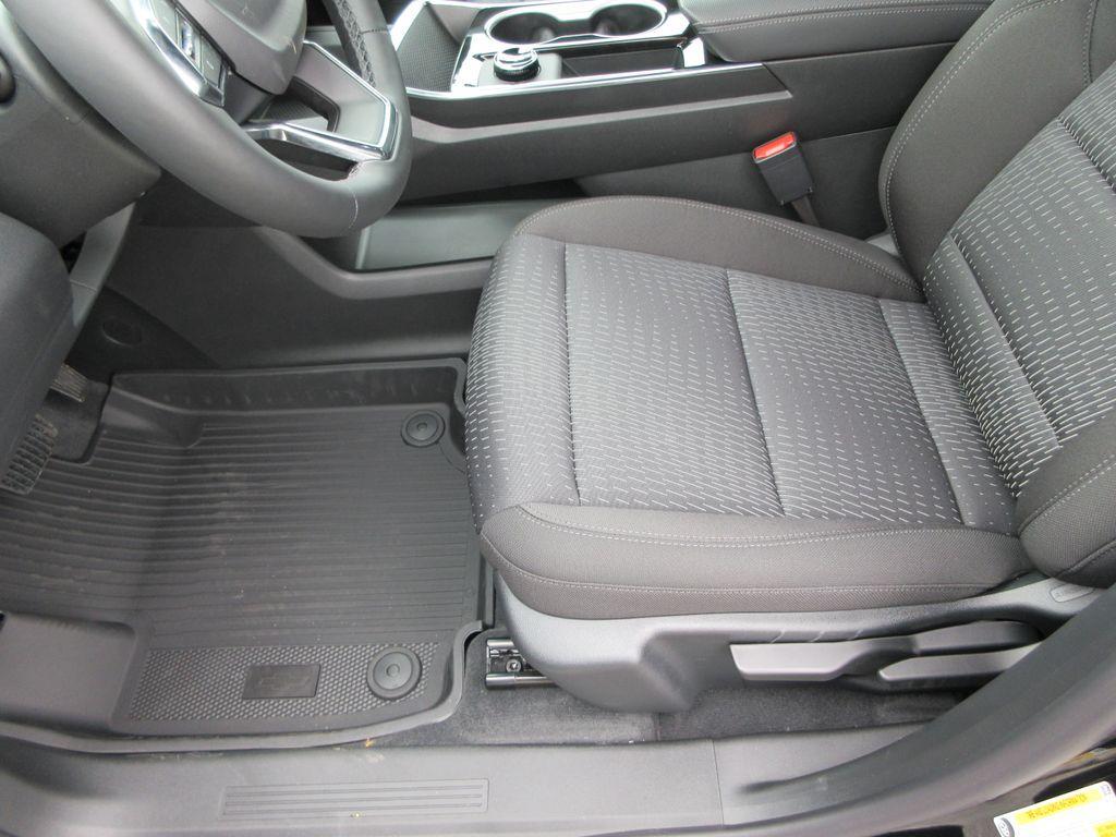 new 2026 Chevrolet Equinox car, priced at $30,757