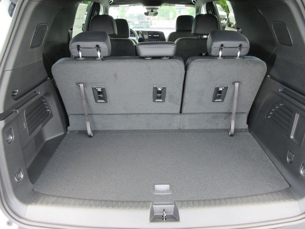 new 2026 Chevrolet Traverse car, priced at $44,368