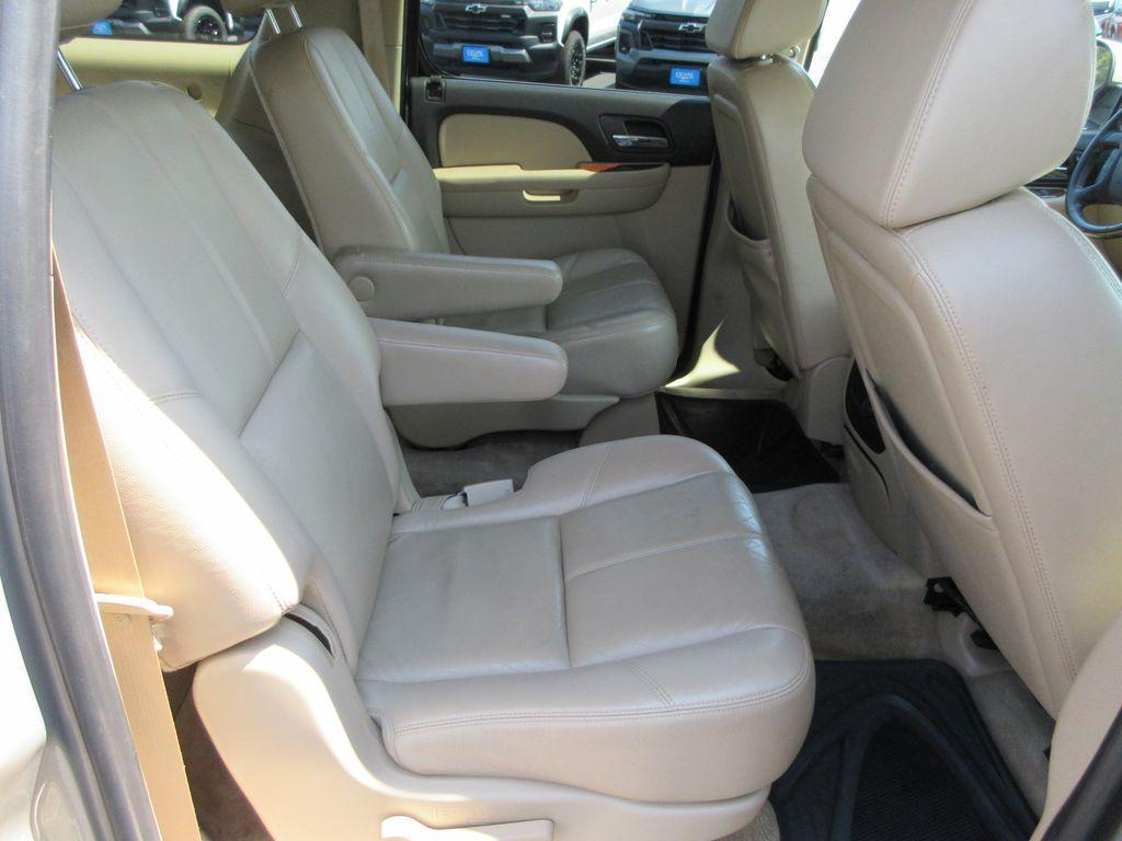 used 2008 Chevrolet Suburban car, priced at $9,099