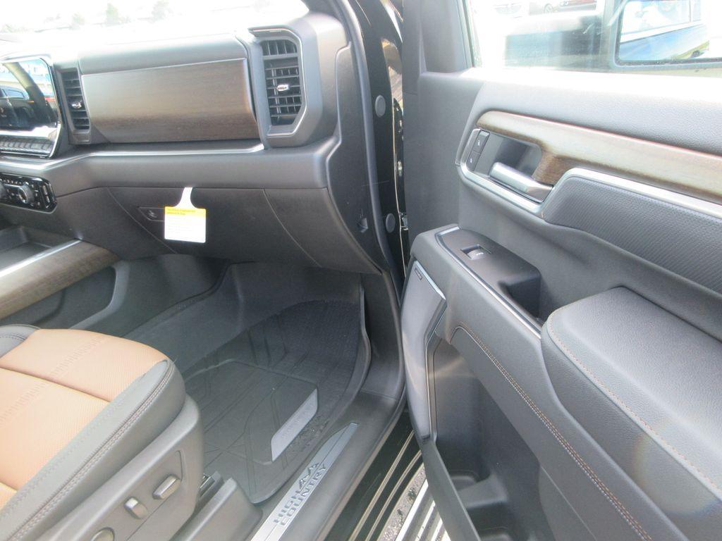 new 2026 Chevrolet Silverado 3500 car, priced at $83,321
