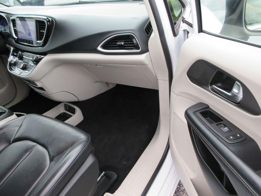 used 2023 Chrysler Pacifica car, priced at $25,099