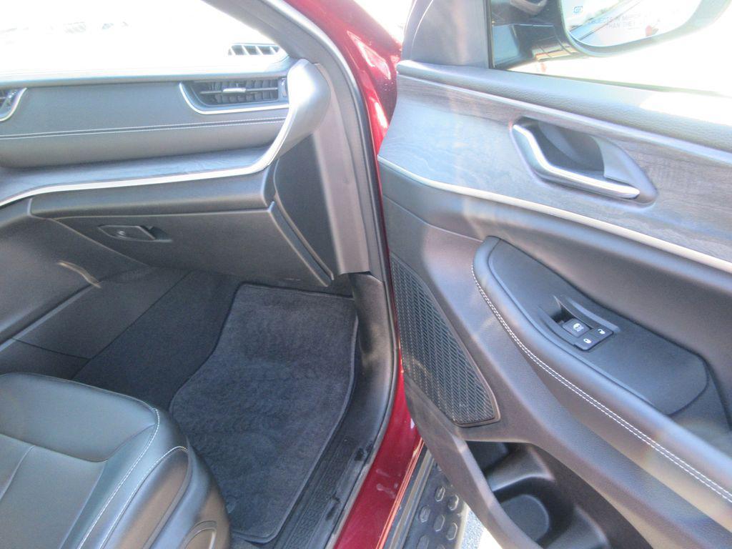 used 2025 Jeep Grand Cherokee L car, priced at $39,700