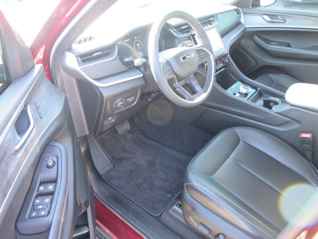 used 2025 Jeep Grand Cherokee L car, priced at $39,700