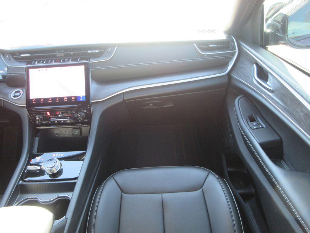 used 2025 Jeep Grand Cherokee L car, priced at $39,700