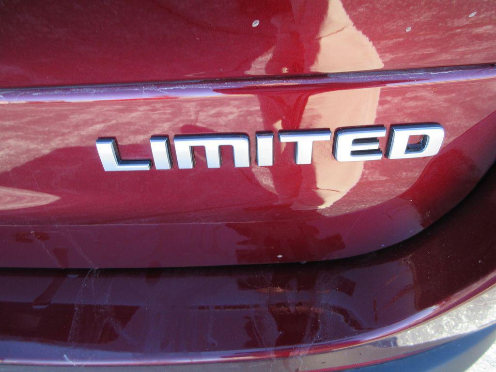 used 2025 Jeep Grand Cherokee L car, priced at $39,700