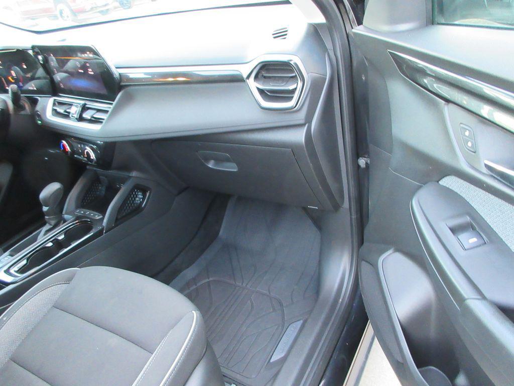 used 2025 Chevrolet TrailBlazer car, priced at $22,375