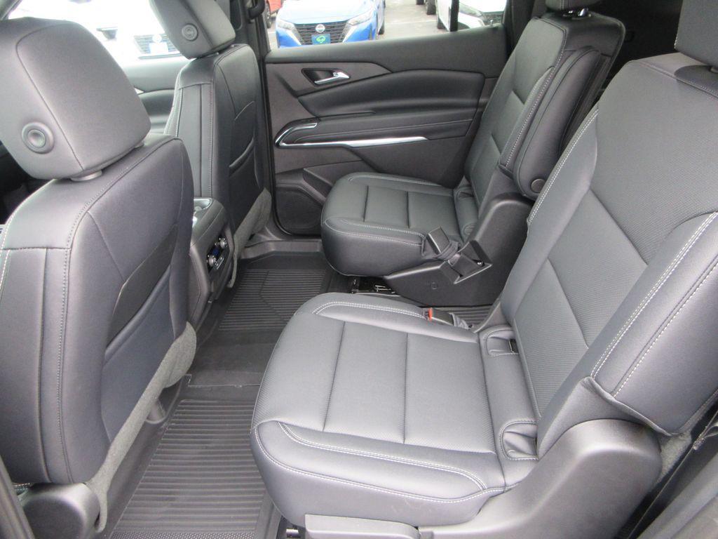 new 2026 Chevrolet Traverse car, priced at $45,611