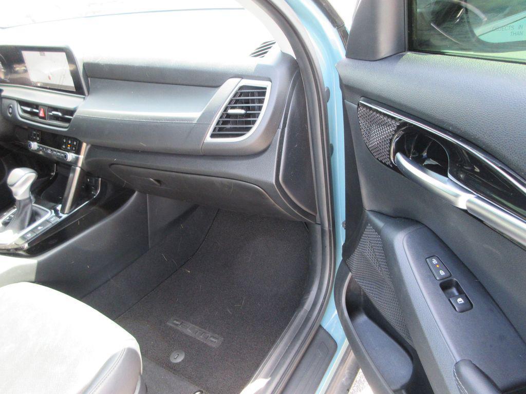 used 2024 Kia Seltos car, priced at $23,550