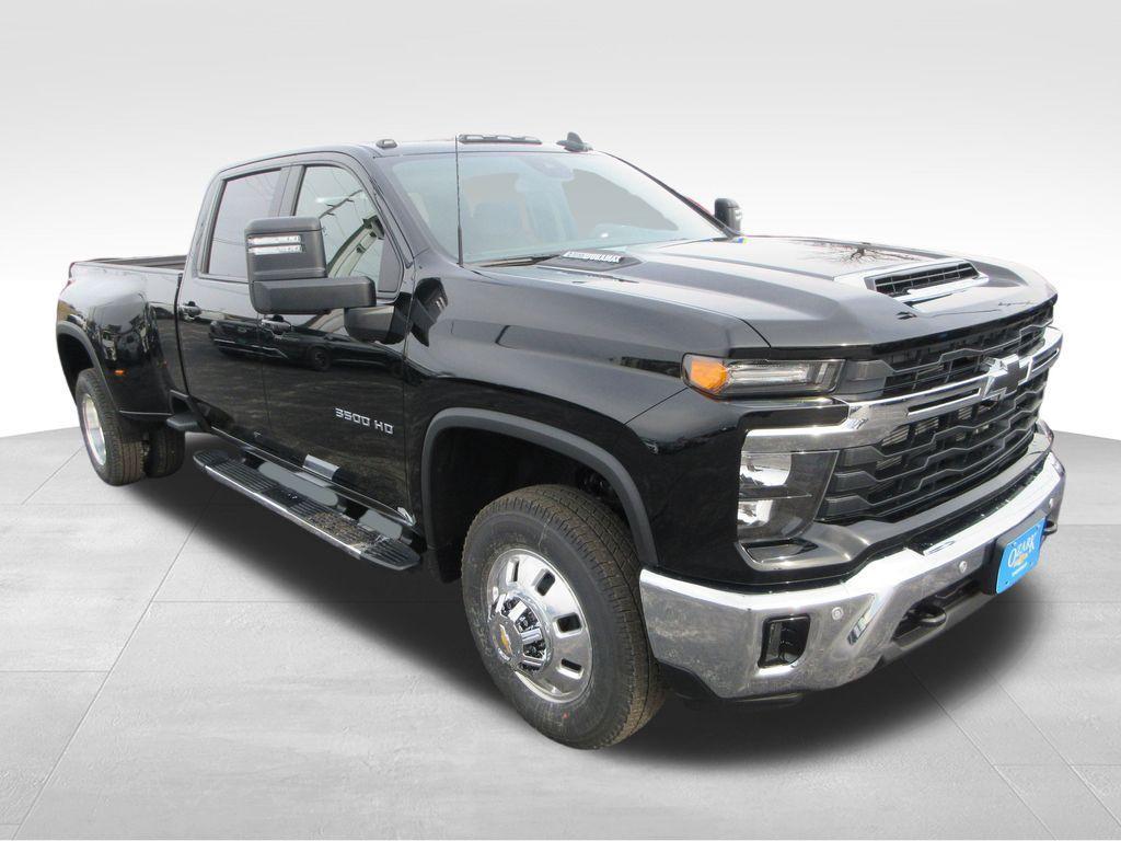 new 2026 Chevrolet Silverado 3500 car, priced at $75,621