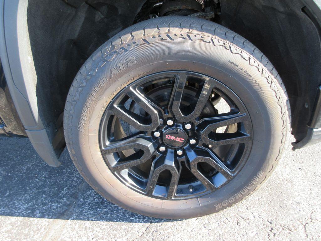 used 2024 GMC Sierra 1500 car, priced at $40,099
