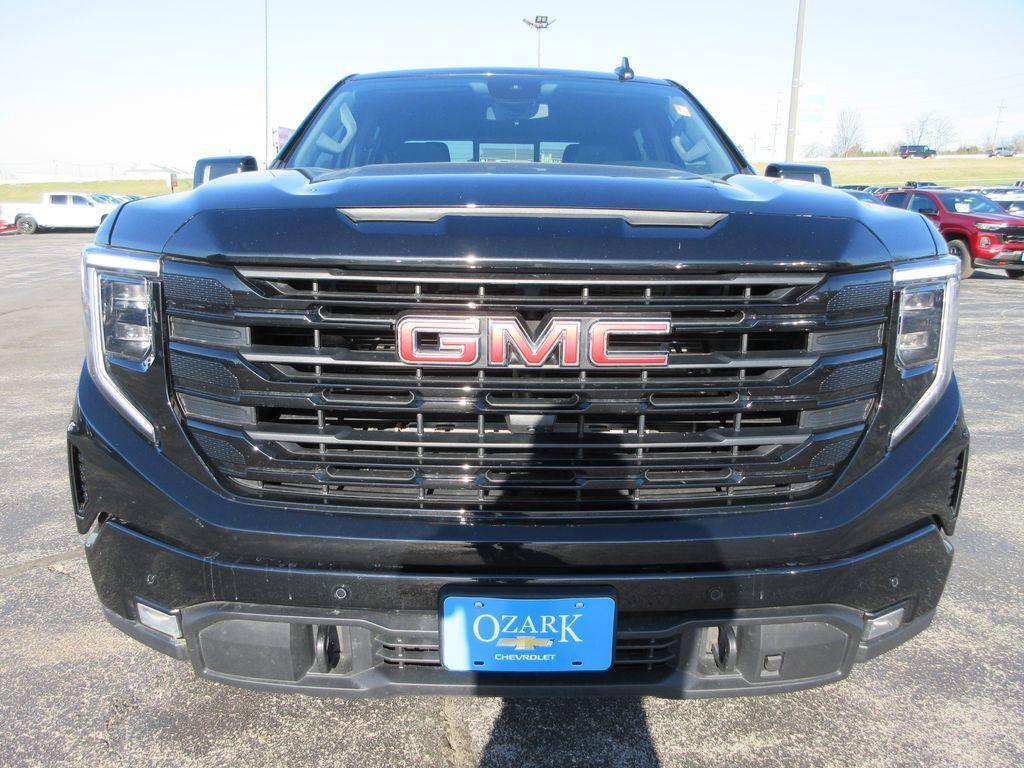 used 2024 GMC Sierra 1500 car, priced at $40,099