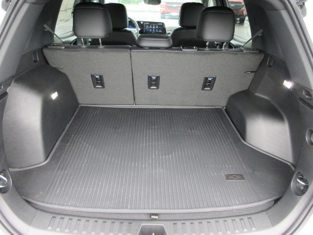 new 2026 Chevrolet Equinox car, priced at $32,910