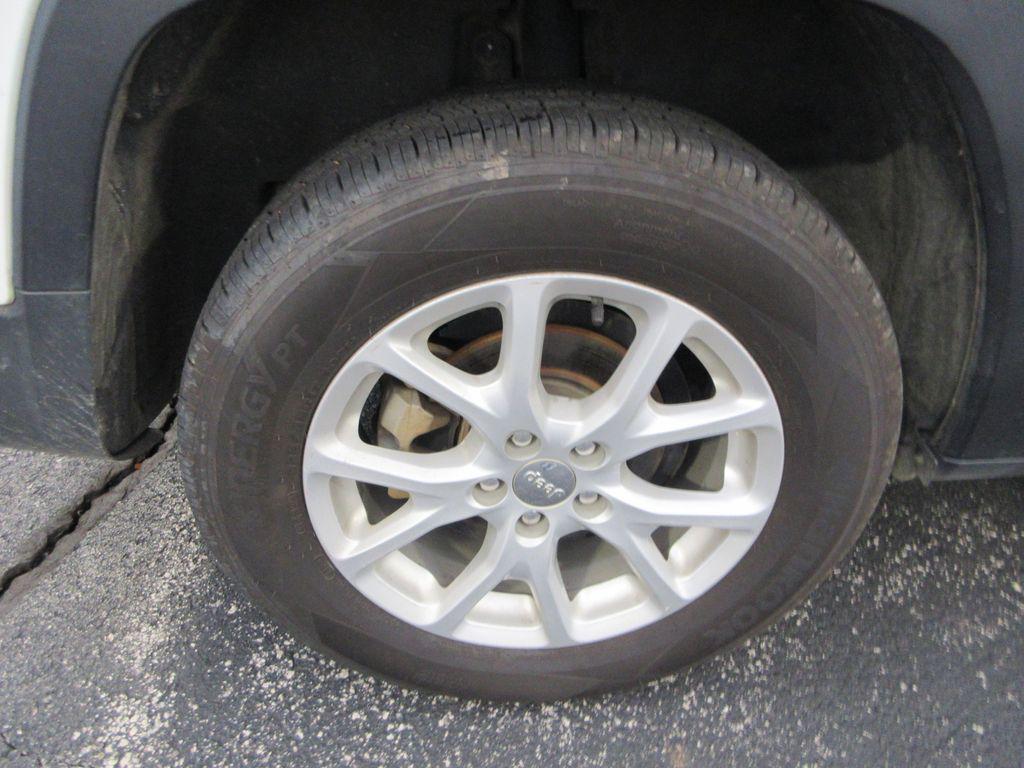 used 2018 Jeep Cherokee car, priced at $8,601