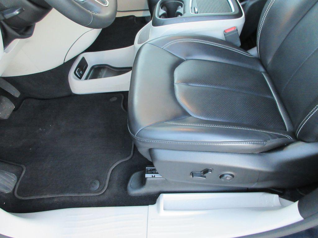 used 2023 Chrysler Pacifica car, priced at $23,349