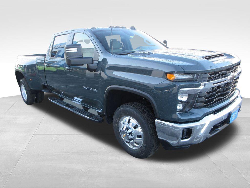 new 2026 Chevrolet Silverado 3500 car, priced at $75,621