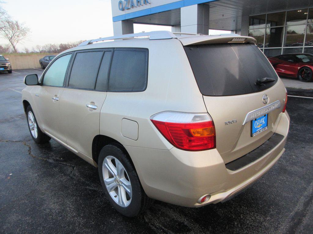 used 2009 Toyota Highlander car, priced at $9,700