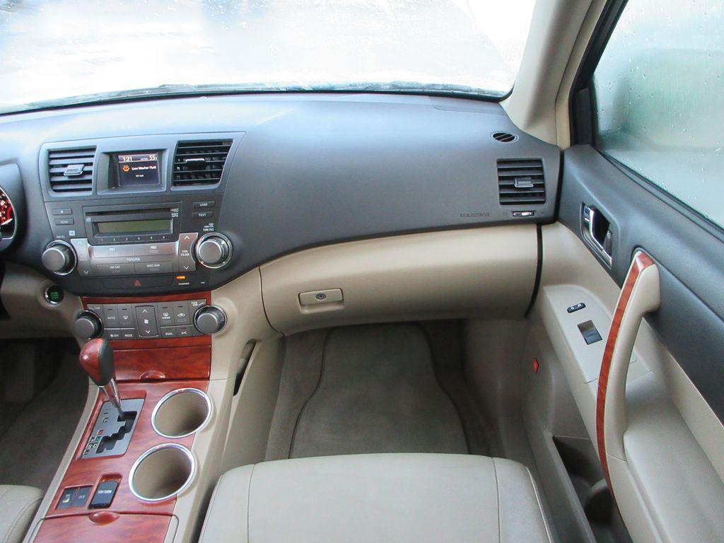 used 2009 Toyota Highlander car, priced at $9,700