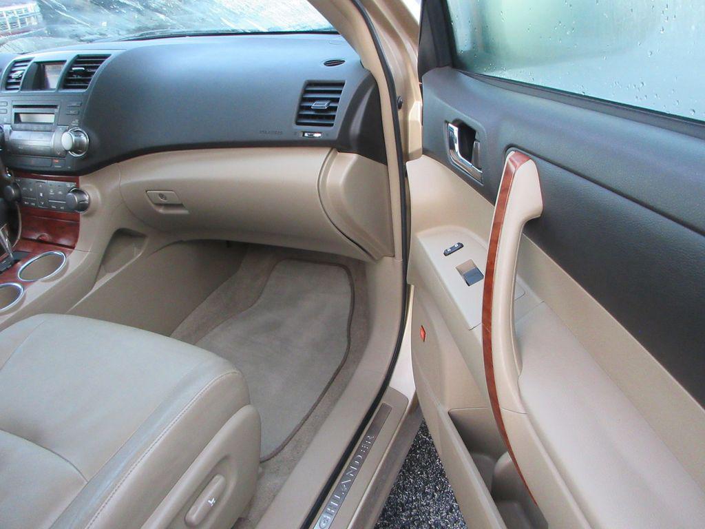 used 2009 Toyota Highlander car, priced at $9,700