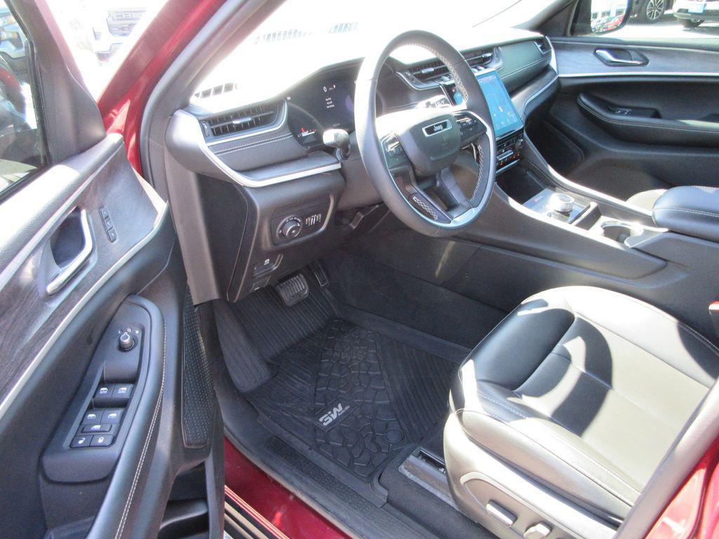 used 2024 Jeep Grand Cherokee car, priced at $33,349