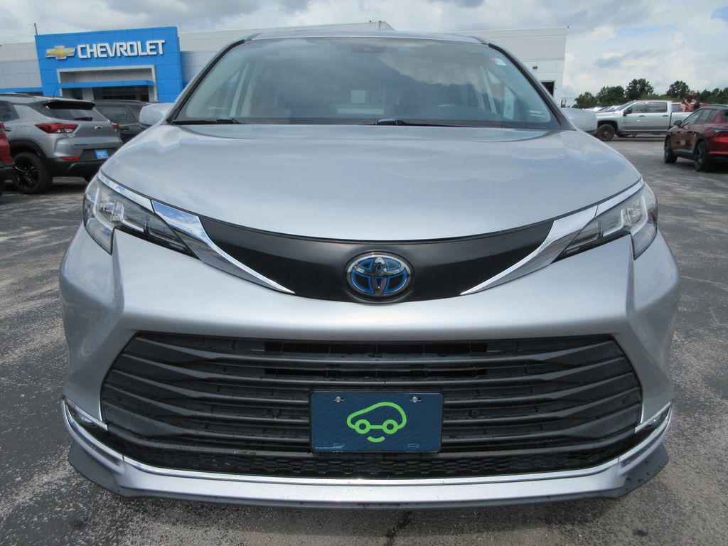 used 2021 Toyota Sienna car, priced at $30,119