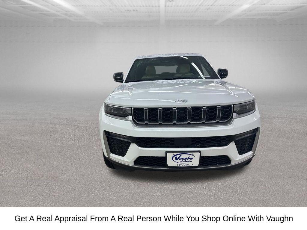 new 2026 Jeep Grand Cherokee car, priced at $41,735