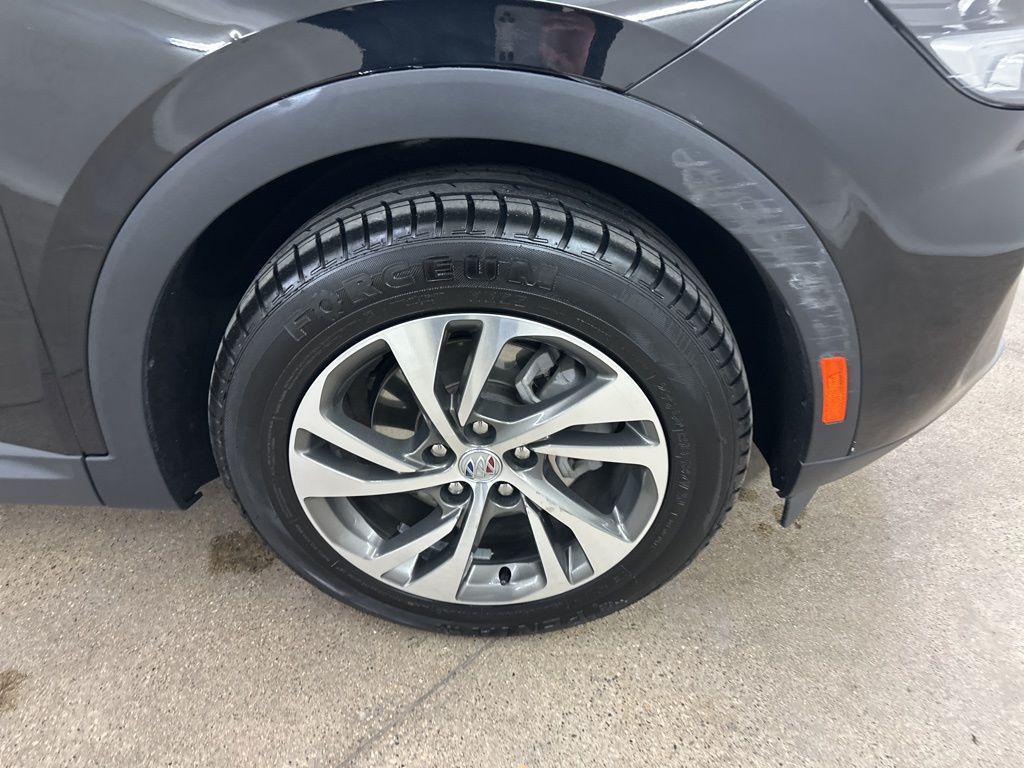 used 2023 Buick Envision car, priced at $21,399