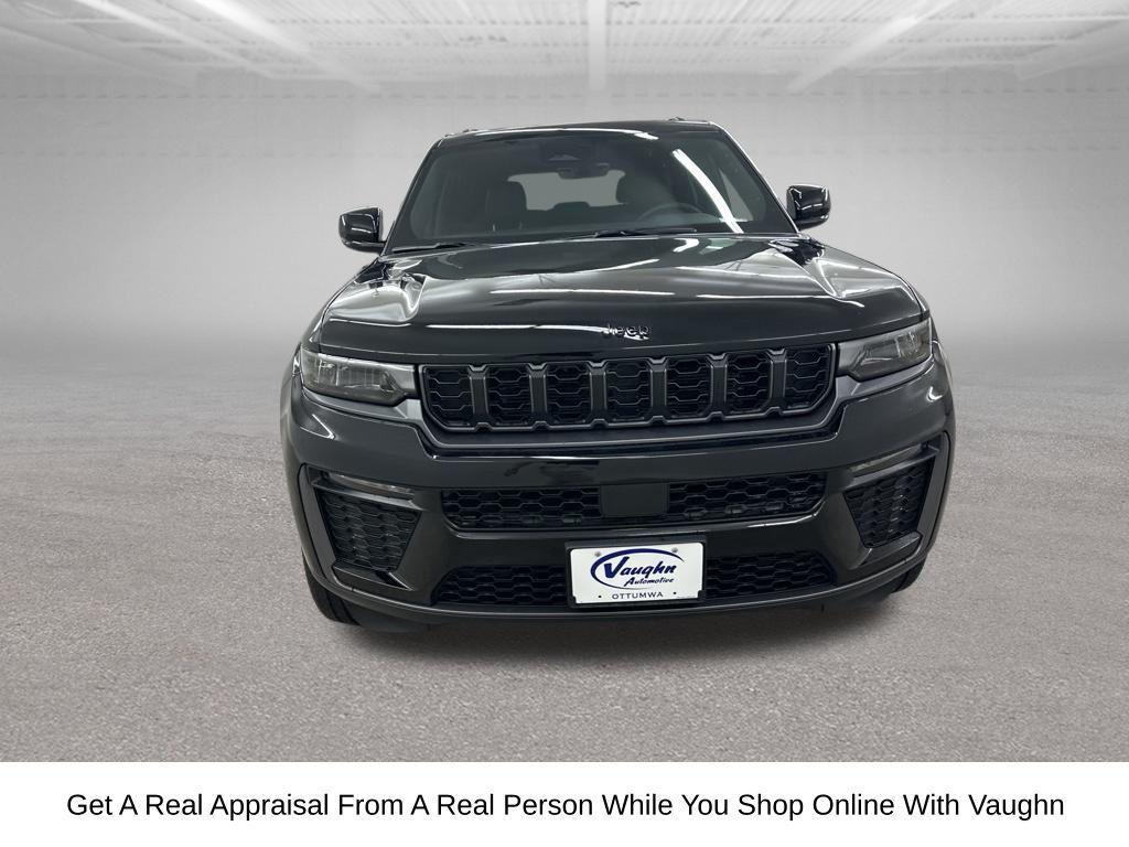 new 2026 Jeep Grand Cherokee car, priced at $43,932