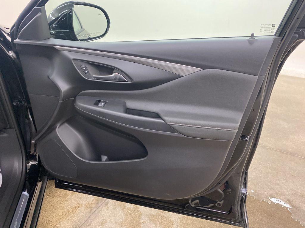 new 2025 Buick Envista car, priced at $27,485