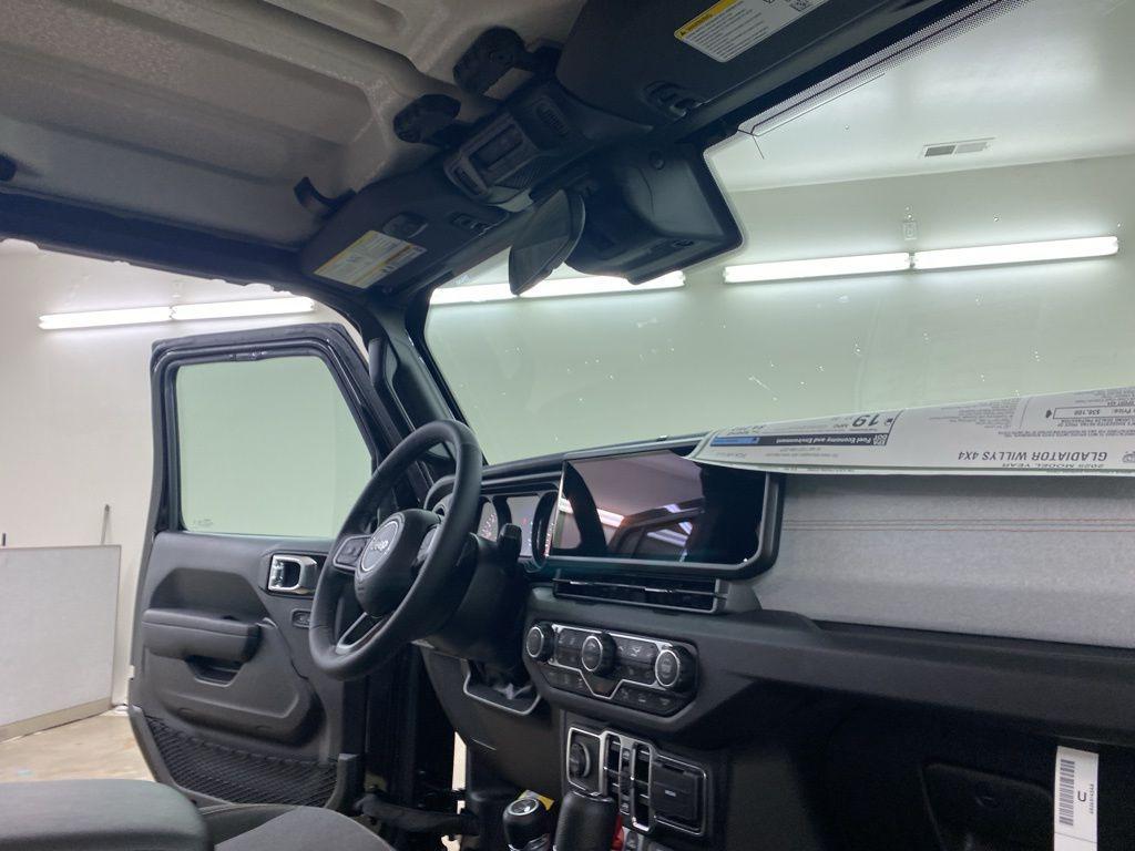 new 2025 Jeep Gladiator car, priced at $41,299