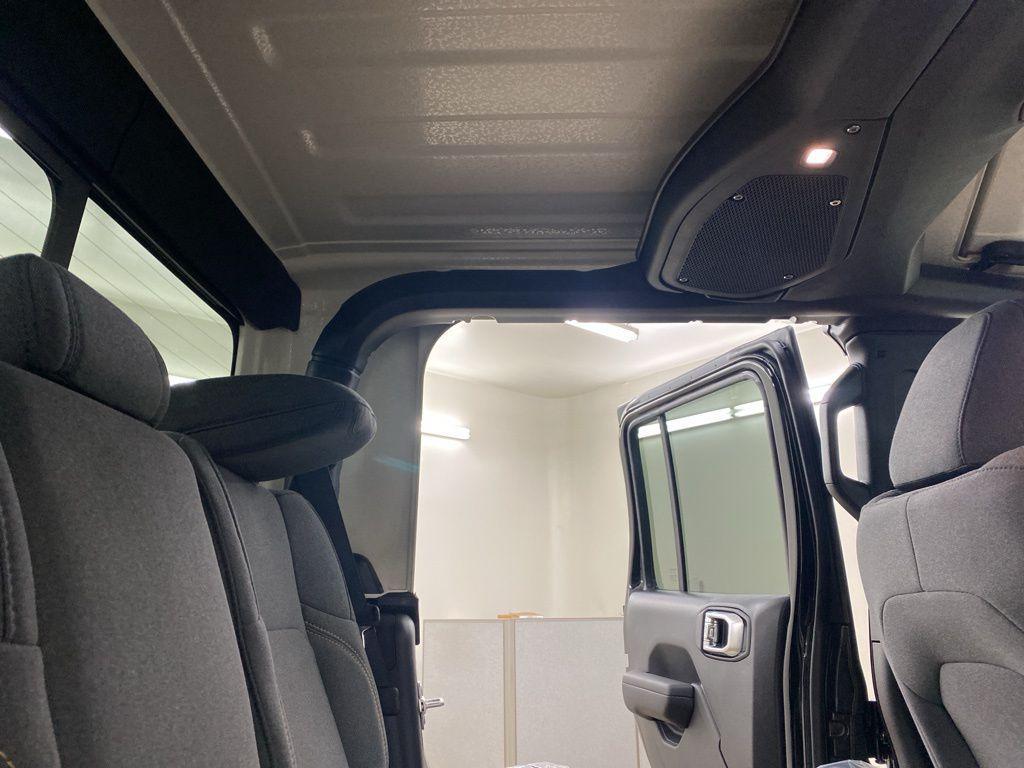 new 2025 Jeep Gladiator car, priced at $41,299