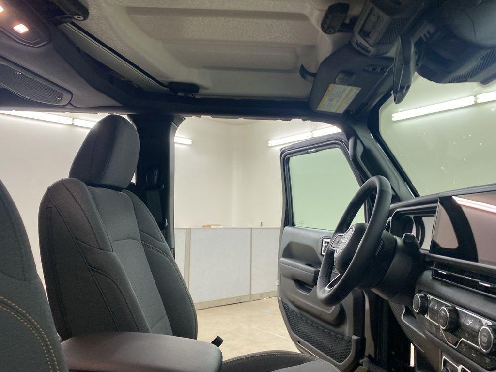 new 2025 Jeep Gladiator car, priced at $41,299