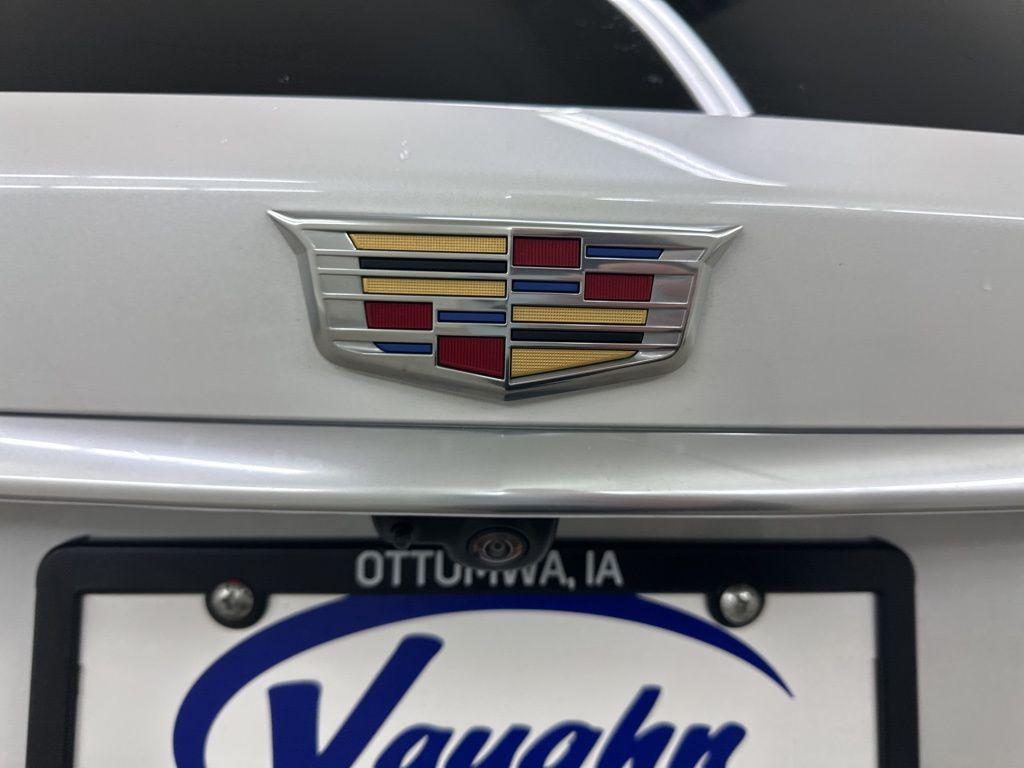 used 2025 Cadillac XT6 car, priced at $44,999