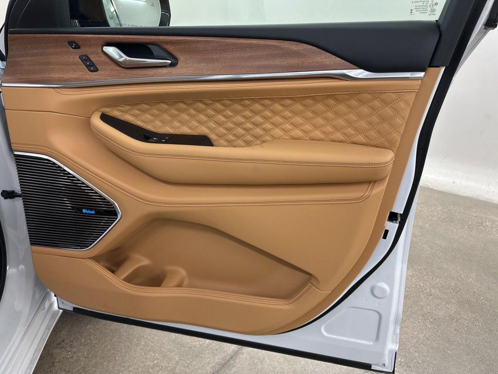new 2026 Jeep Grand Cherokee car, priced at $54,759