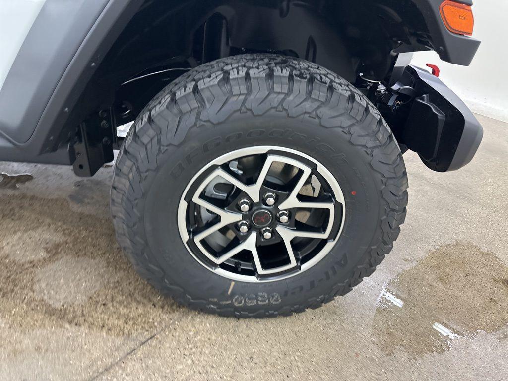 new 2025 Jeep Wrangler car, priced at $51,435