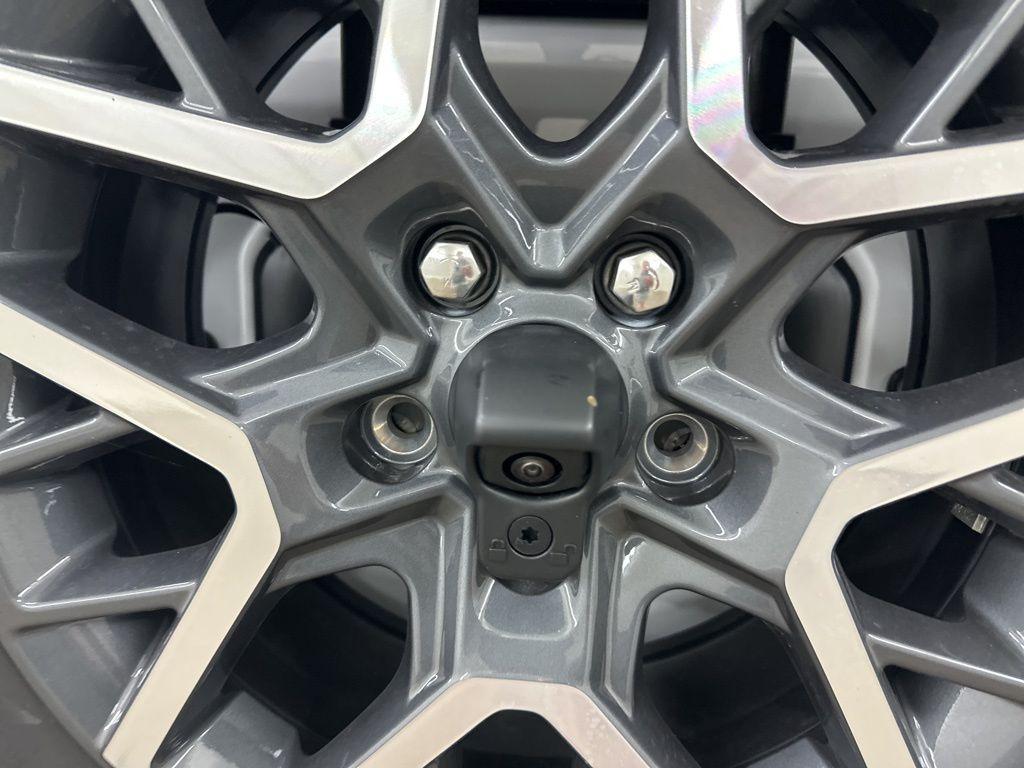 new 2025 Jeep Wrangler car, priced at $47,570