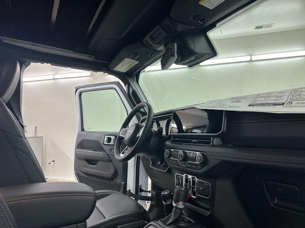 new 2025 Jeep Wrangler car, priced at $47,570