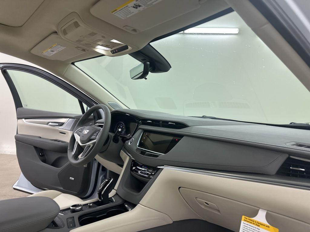 new 2026 Cadillac XT5 car, priced at $57,499