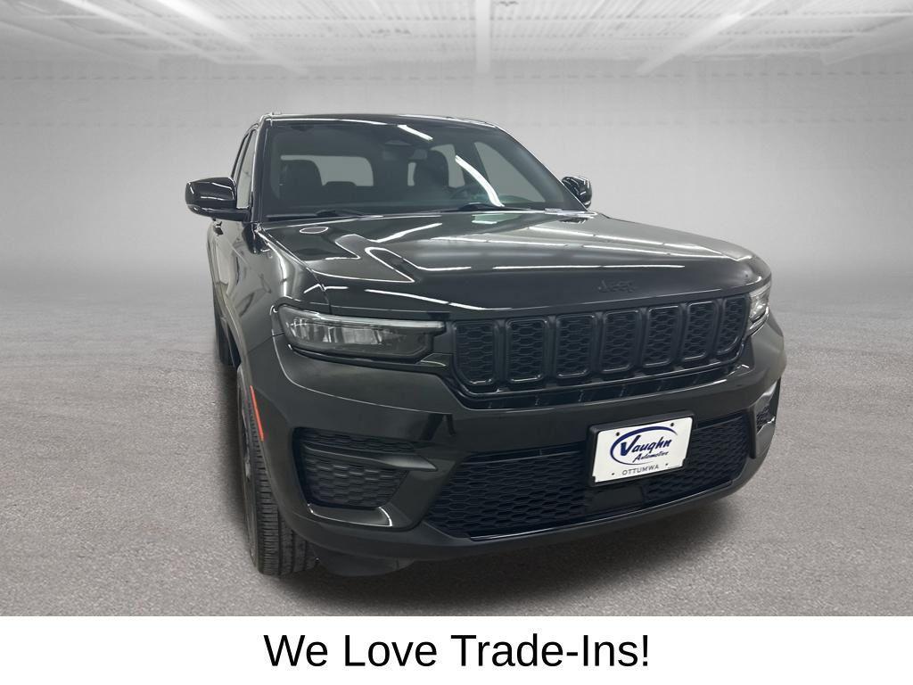 used 2024 Jeep Grand Cherokee car, priced at $33,999