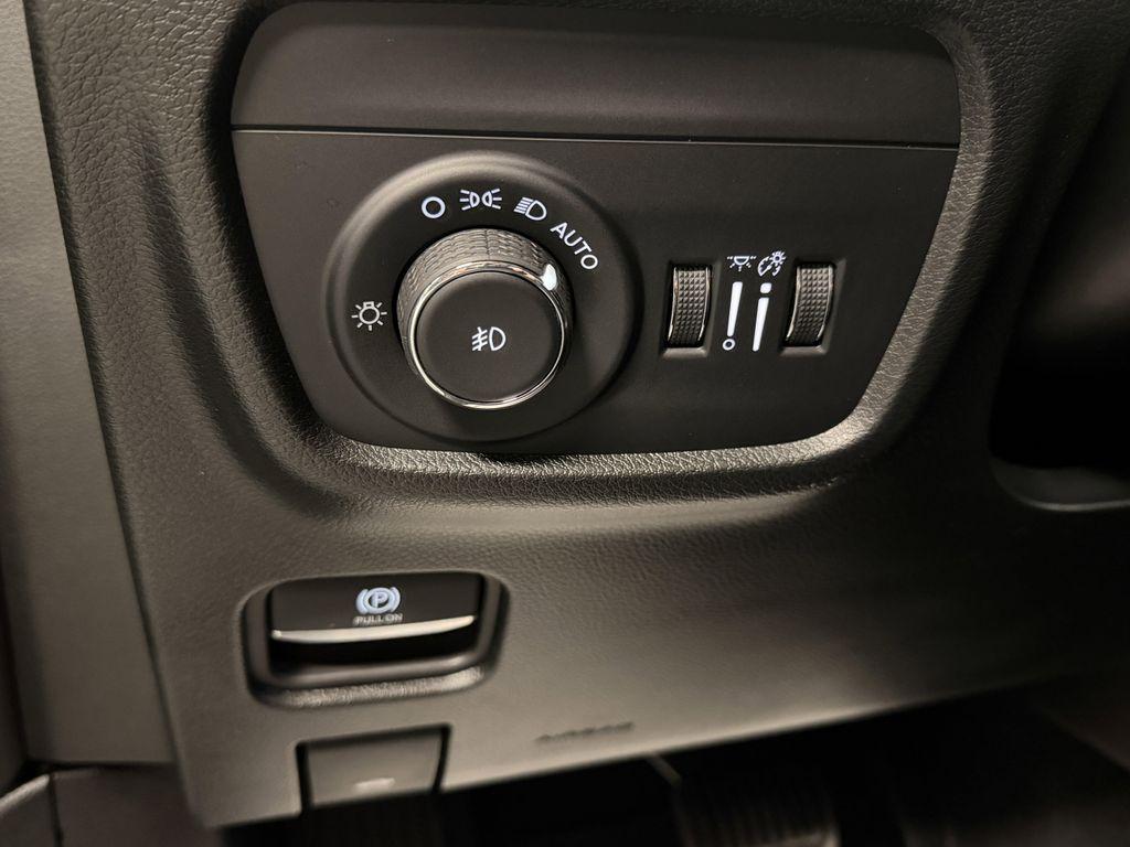 used 2025 Jeep Grand Cherokee car, priced at $39,786