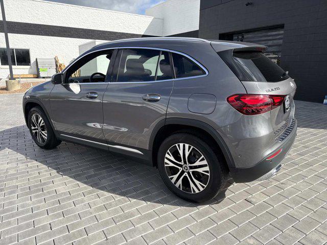 new 2025 Mercedes-Benz GLA 250 car, priced at $40,491