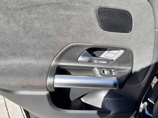 new 2025 Mercedes-Benz GLA 250 car, priced at $45,491