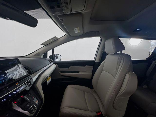 new 2026 Honda Odyssey car, priced at $42,324