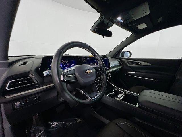 used 2025 Chevrolet Traverse car, priced at $31,250