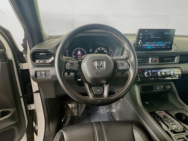 used 2025 Honda Pilot car, priced at $39,895