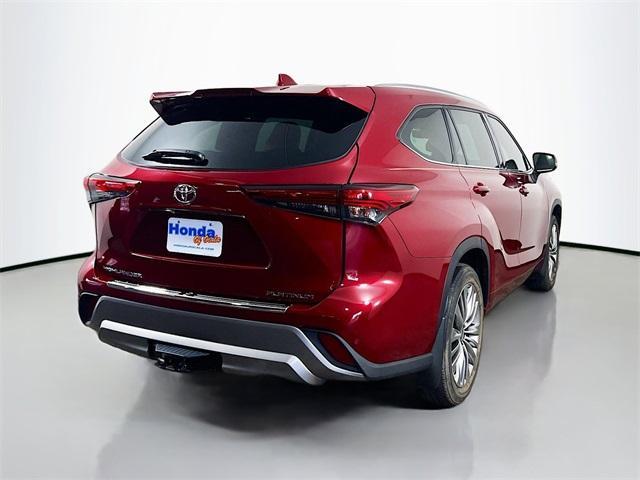 used 2020 Toyota Highlander car, priced at $27,500